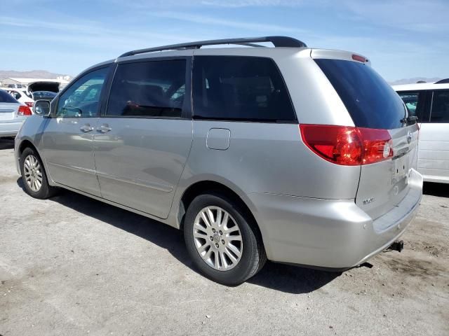 2010 Toyota Sienna XLE