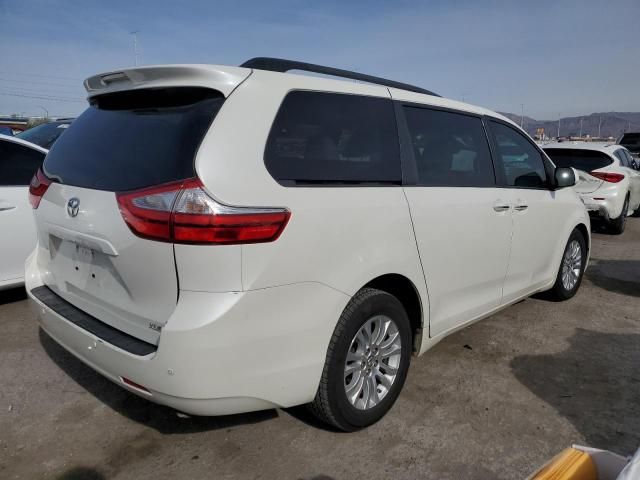 2017 Toyota Sienna XLE