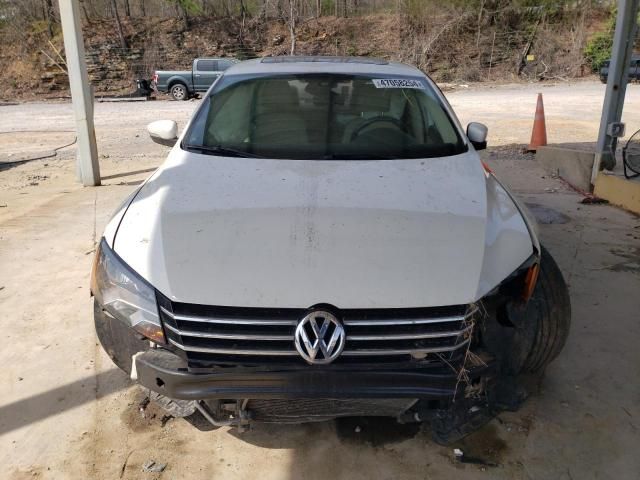 2015 Volkswagen Passat SE