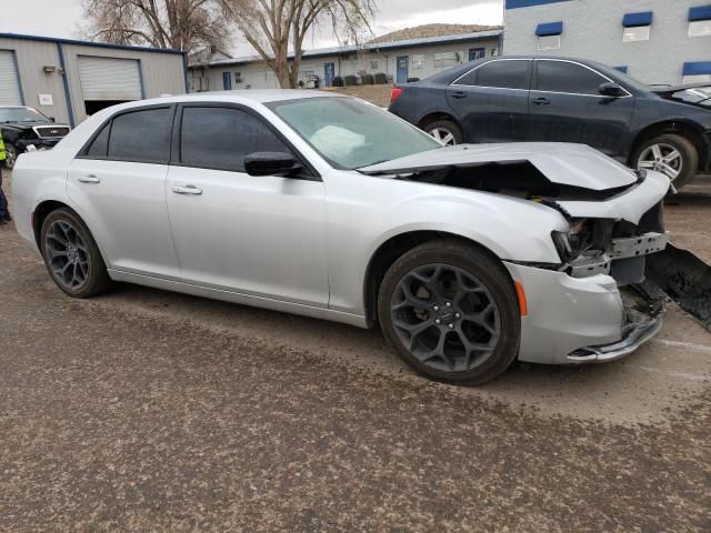 2019 Chrysler 300 Touring