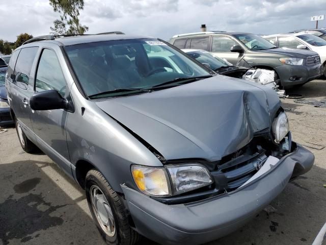 1998 Toyota Sienna LE