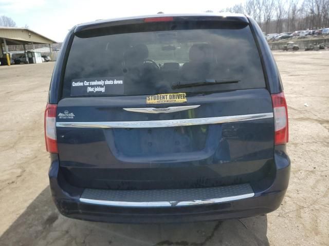 2013 Chrysler Town & Country Touring