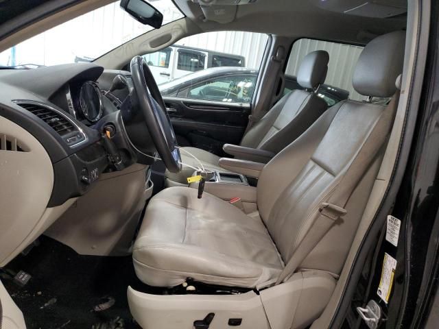 2013 Chrysler Town & Country Touring