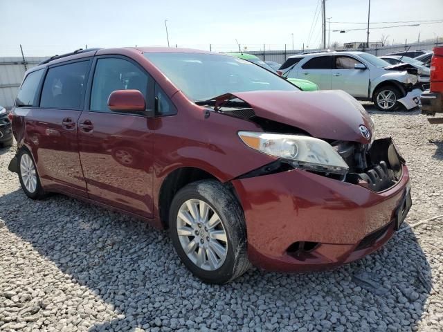 2013 Toyota Sienna LE