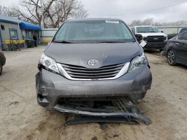 2017 Toyota Sienna LE