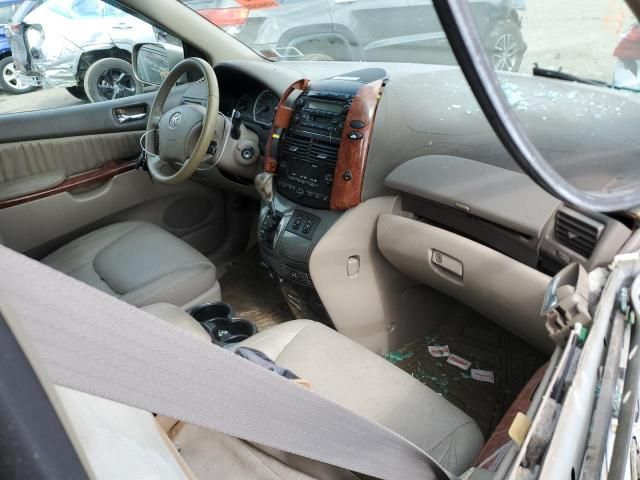 2005 Toyota Sienna XLE