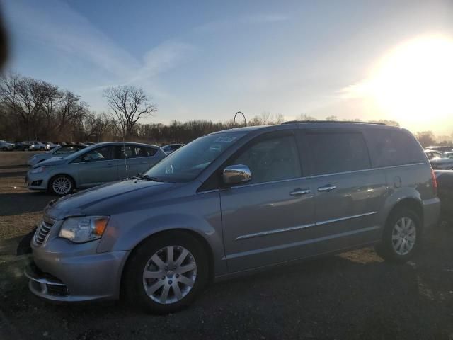 2014 Chrysler Town & Country Touring L