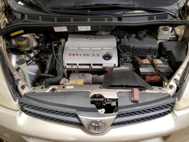 2005 Toyota Sienna CE