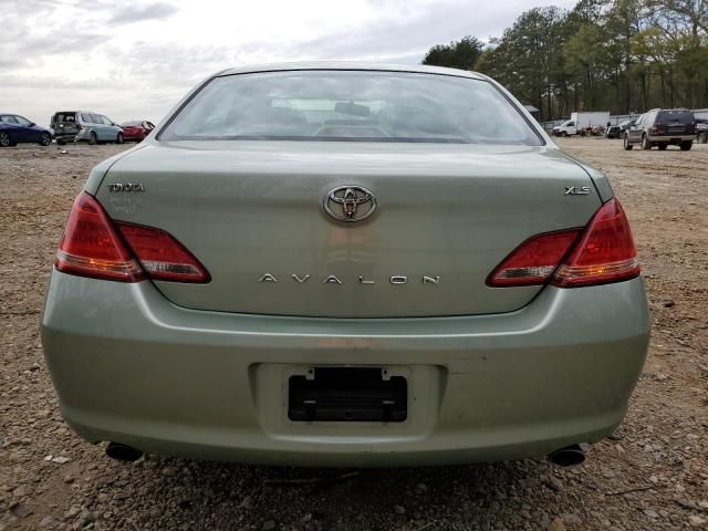 2005 Toyota Avalon XL