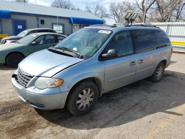 2005 Chrysler Town & Country Touring