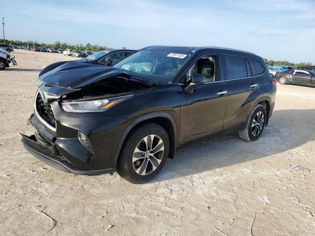 2020 Toyota Highlander Hybrid XLE