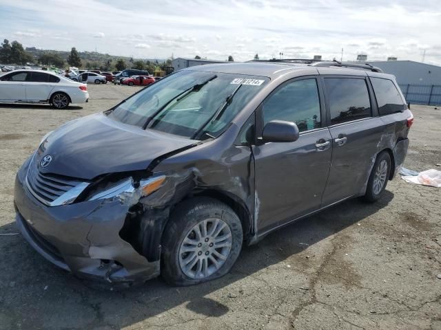 2017 Toyota Sienna XLE