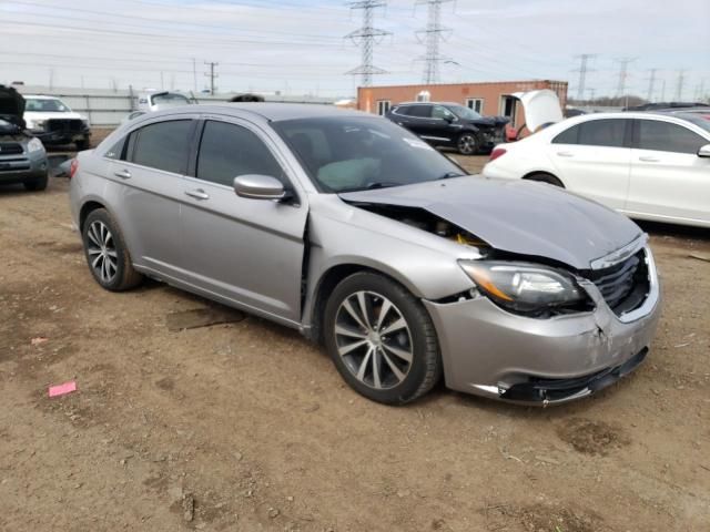 2013 Chrysler 200 Touring