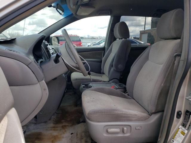 2009 Toyota Sienna CE