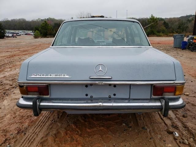 1971 Mercedes-Benz 220D