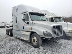 Buy Salvage Trucks For Sale now at auction: 2016 Freightliner Cascadia 125