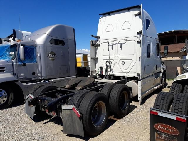 2021 Freightliner Cascadia 126