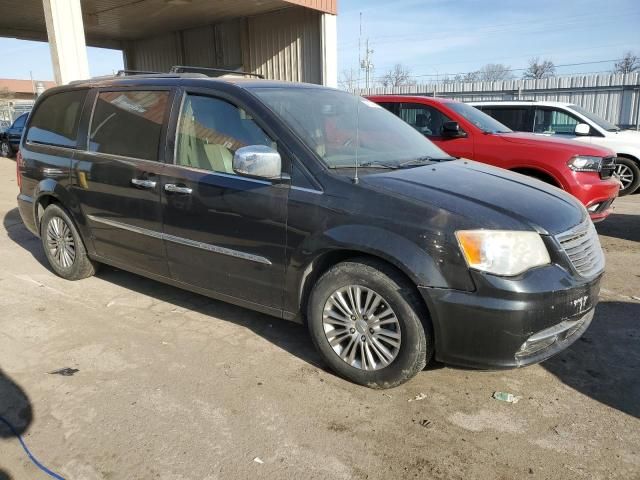 2013 Chrysler Town & Country Touring L