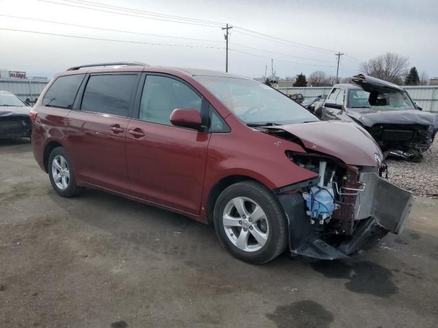 2016 Toyota Sienna LE