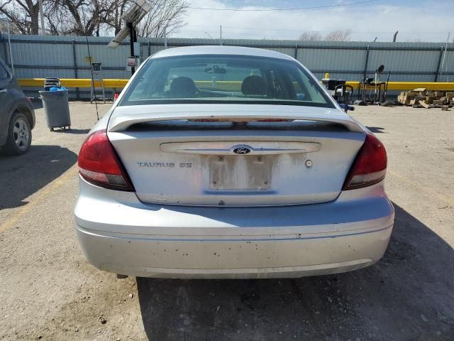 2005 Ford Taurus SE