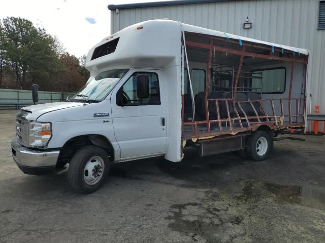 2019 Ford 2020 Ford Econoline E350 Super Duty Cutaway Van