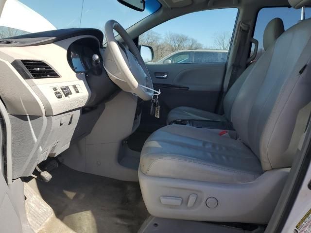 2014 Toyota Sienna XLE