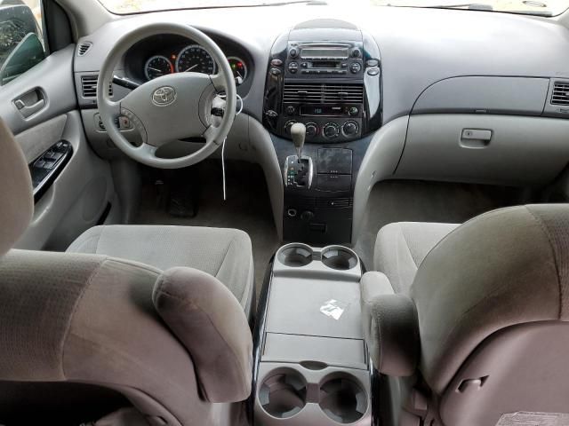 2005 Toyota Sienna CE