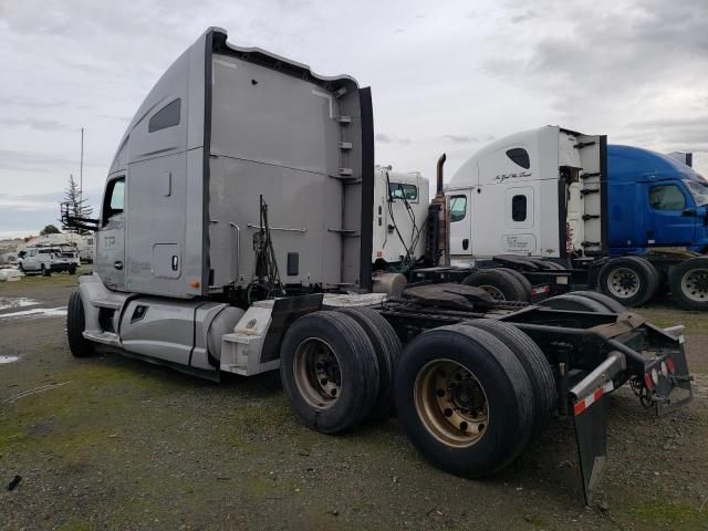 2014 Kenworth Construction T680