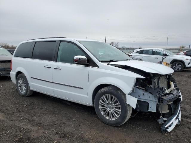 2015 Chrysler Town & Country Touring L