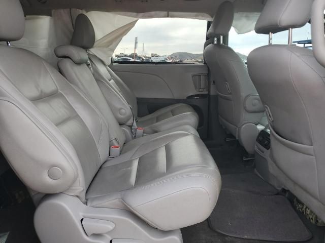 2019 Toyota Sienna XLE