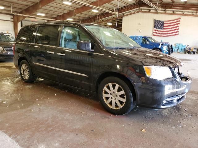 2016 Chrysler Town & Country Touring L