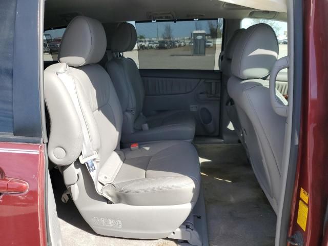 2010 Toyota Sienna XLE