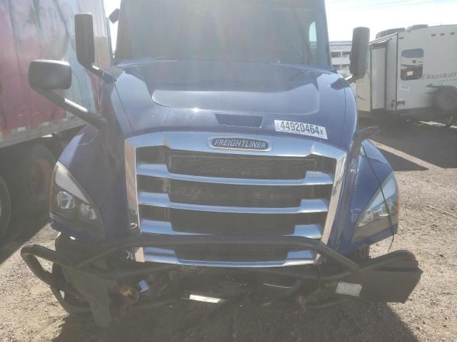 2019 Freightliner Cascadia 126