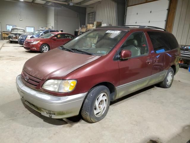 2001 Toyota Sienna LE