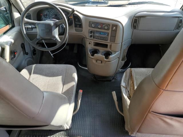 2005 GMC Safari XT