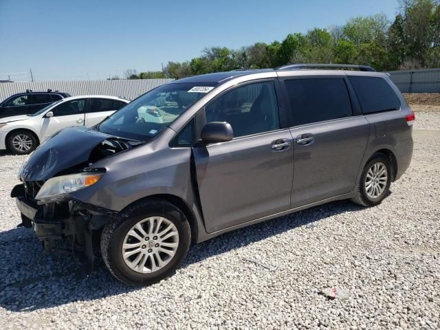 2014 Toyota Sienna XLE