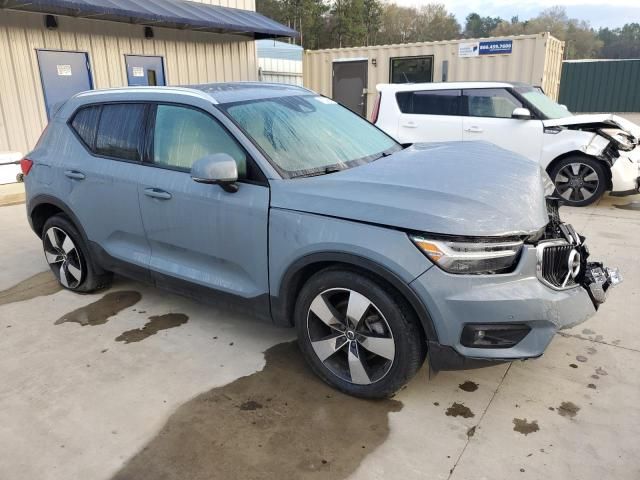 2021 Volvo XC40 T5 Momentum