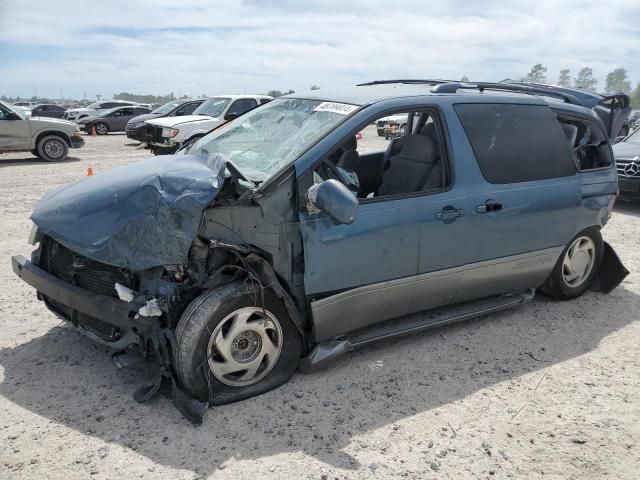 2001 Toyota Sienna LE