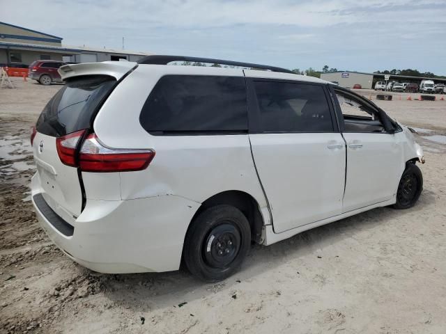 2019 Toyota Sienna XLE