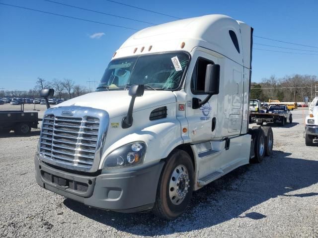 2016 Freightliner Cascadia 113