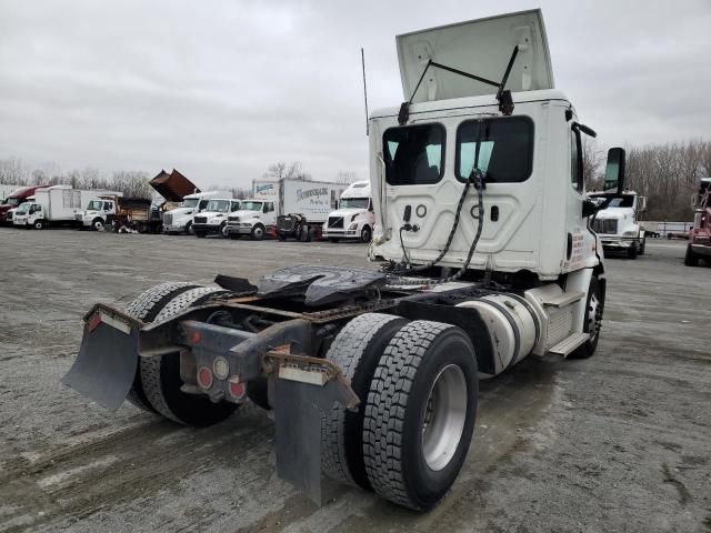 2020 Freightliner Cascadia 113