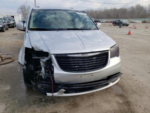 2012 Chrysler Town & Country Touring