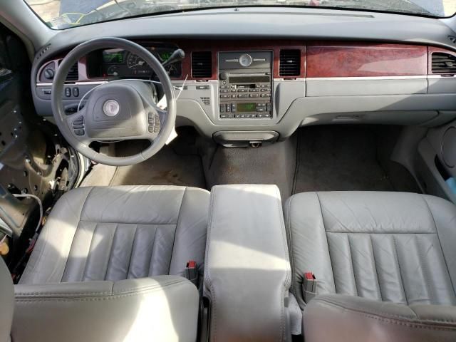 2004 Lincoln Town Car Executive