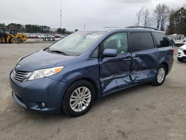 2017 Toyota Sienna XLE