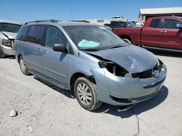 2004 Toyota Sienna CE