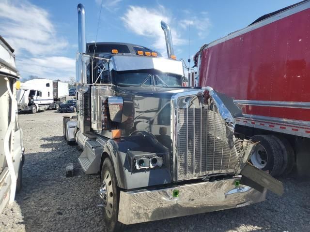 2007 Freightliner Conventional Columbia