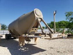 Salvage trucks for sale at San Antonio, TX auction: 2011 Trail King Trailer