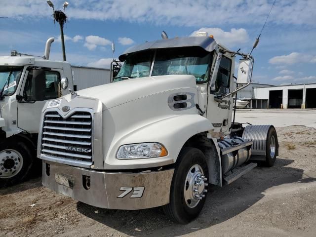 2004 Mack 600 CX600