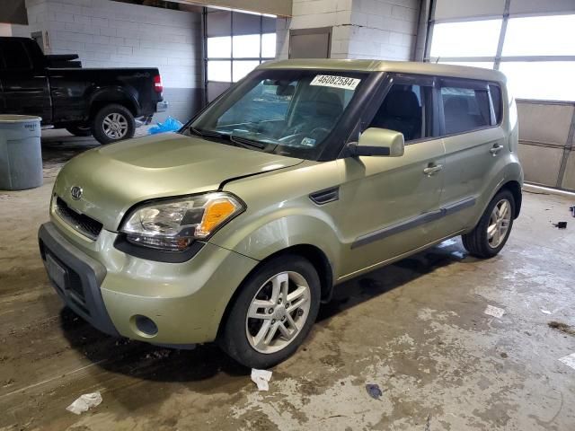 2011 KIA Soul +