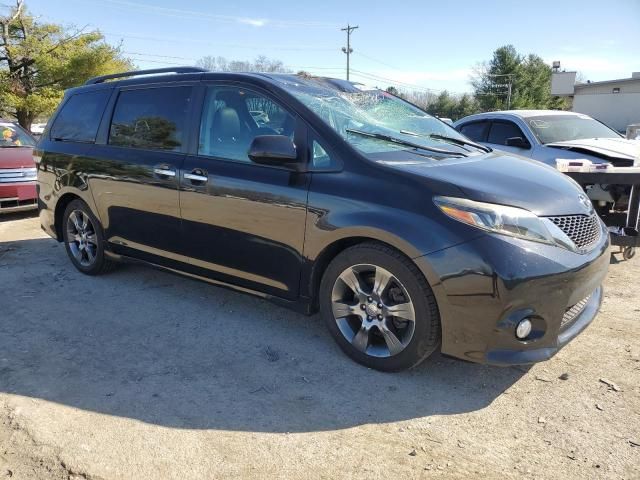 2016 Toyota Sienna SE